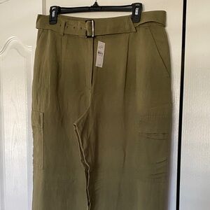 LOFT Cargo Pants in Olive